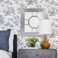 Specchio decorativo ottagonale da 24"x24" con cornice quadrata in legno – Finitura foglia argento
