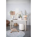 Pouf quadrato in velluto di cotone con profilo a contrasto – Poggiapiedi rivestito color crema con base in legno di pino, capacità 150 kg