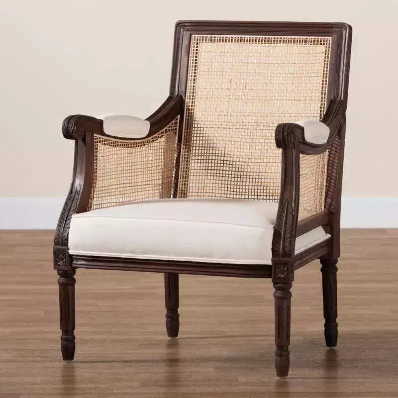 Poltrona con accenti in tessuto e legno Desmond Bali & Pari