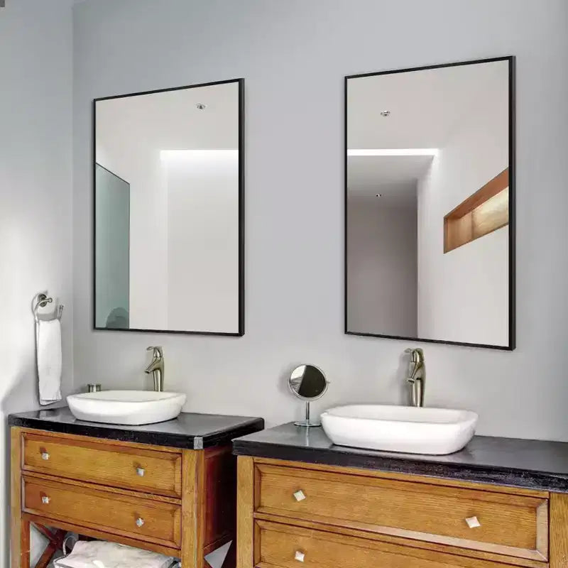 Specchio da parete decorativo rettangolare con cornice moderna in metallo