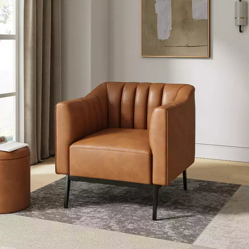 Poltroncina da 76 cm in similpelle con gambe in metallo