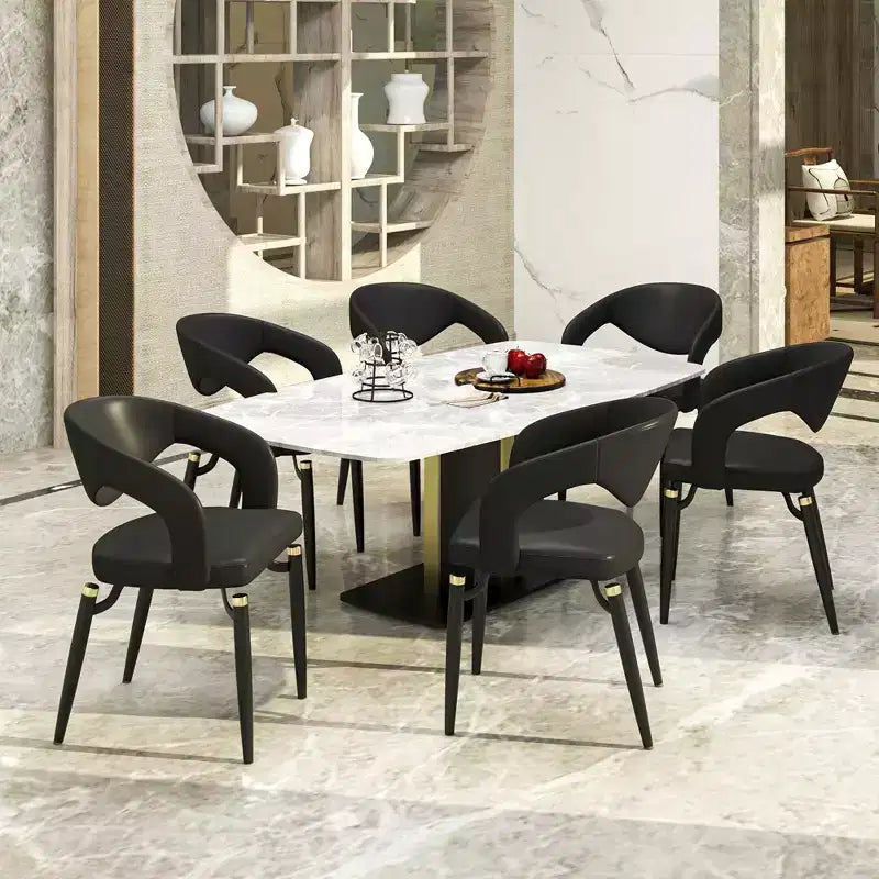 Sedia da pranzo imbottita con schienale curvo aperto e gambe in metallo