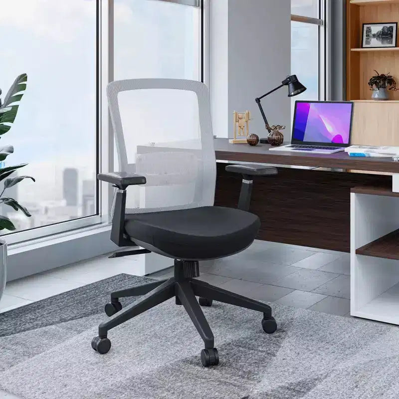 Sedia da ufficio in rete con altezza regolabile, base girevole, supporto lombare e funzione di inclinazione